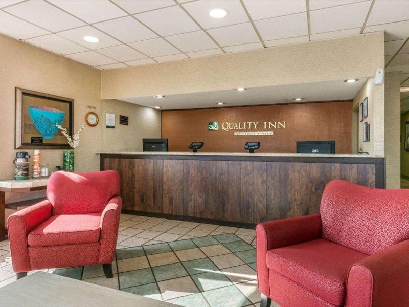 Quality Inn Манчестер Экстерьер фото