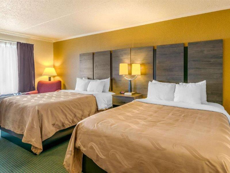Quality Inn Манчестер Экстерьер фото