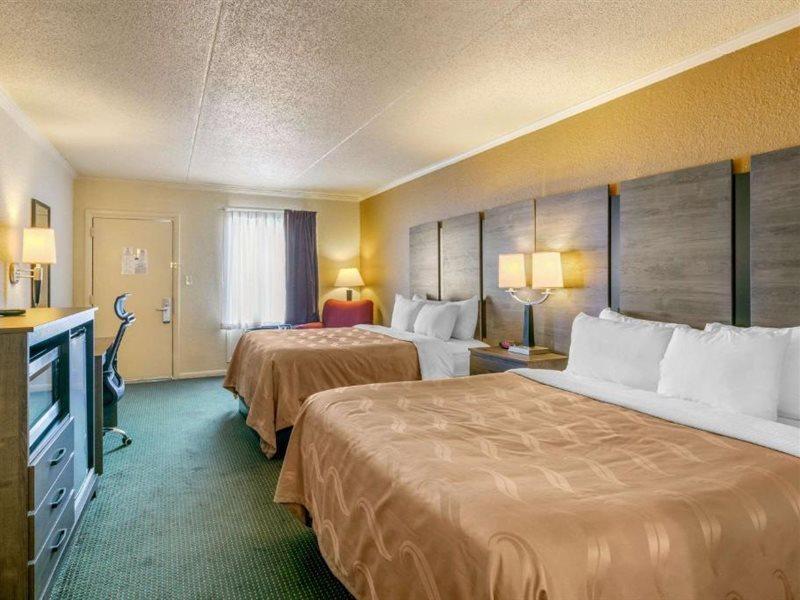 Quality Inn Манчестер Экстерьер фото