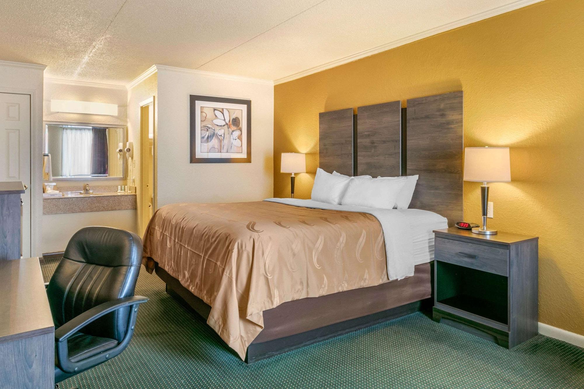 Quality Inn Манчестер Экстерьер фото