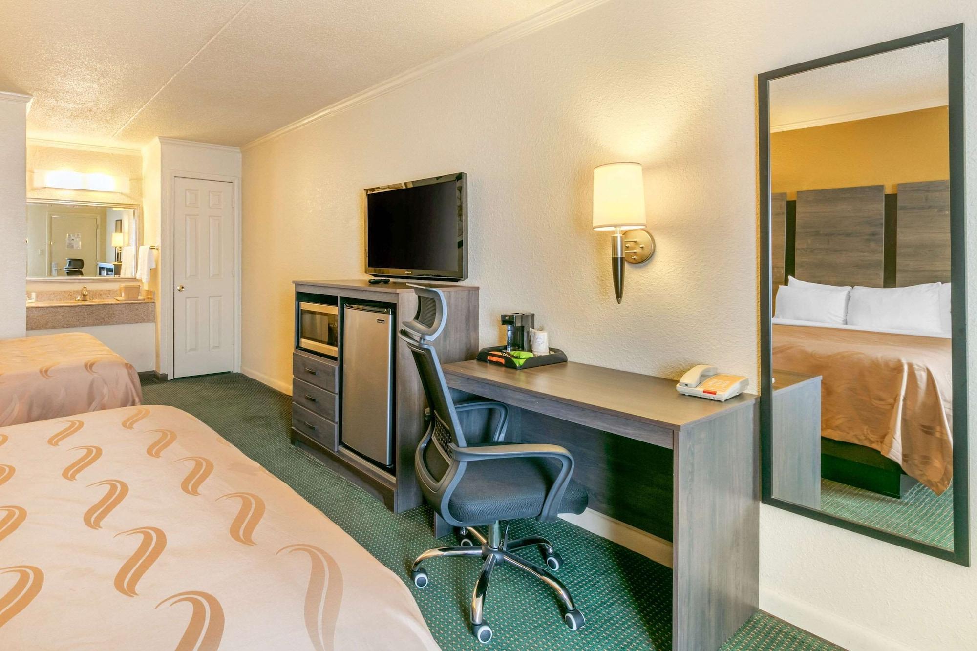 Quality Inn Манчестер Экстерьер фото