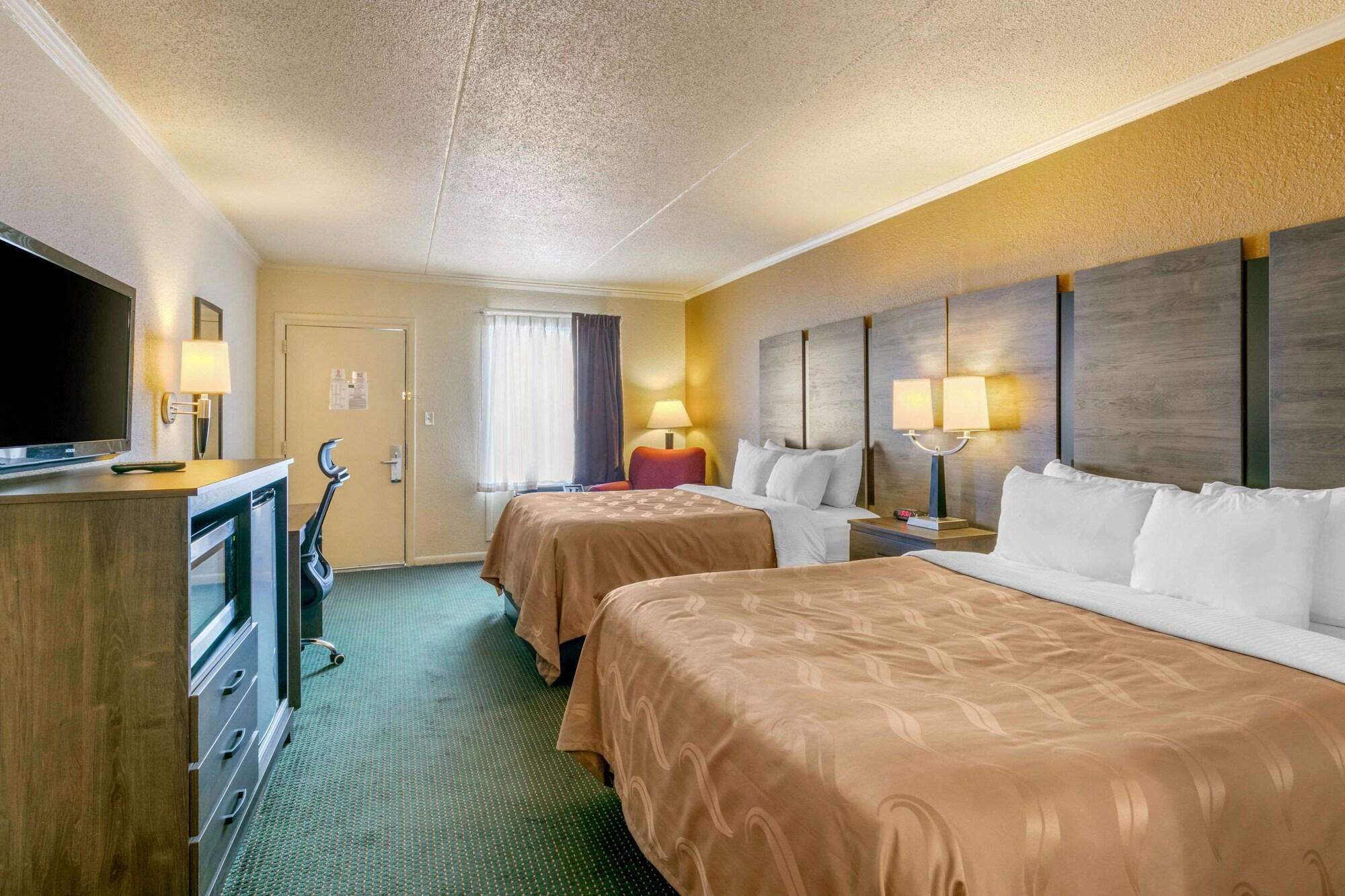 Quality Inn Манчестер Экстерьер фото