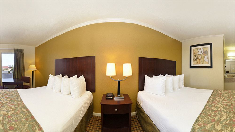 Quality Inn Манчестер Экстерьер фото
