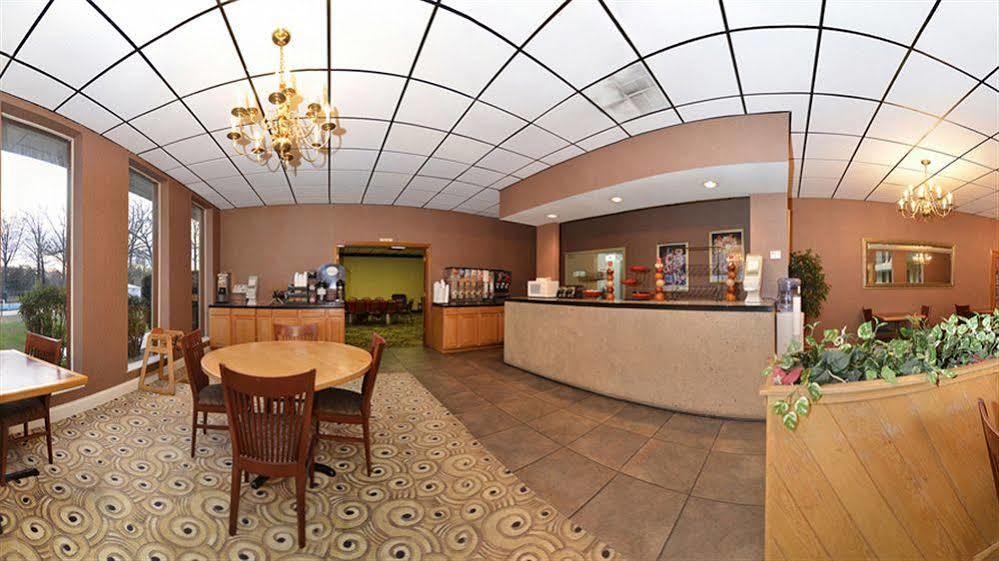 Quality Inn Манчестер Экстерьер фото