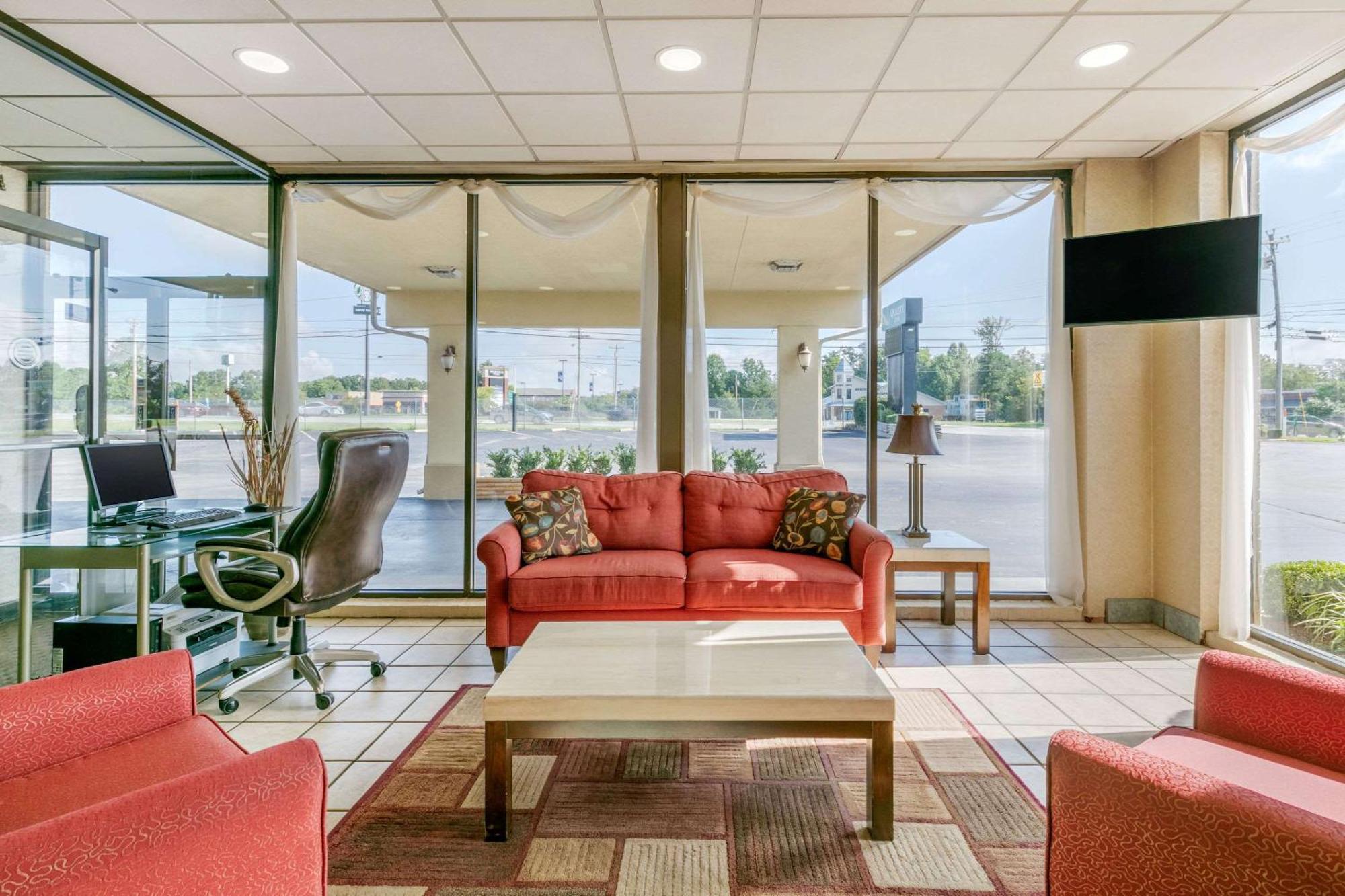 Quality Inn Манчестер Экстерьер фото